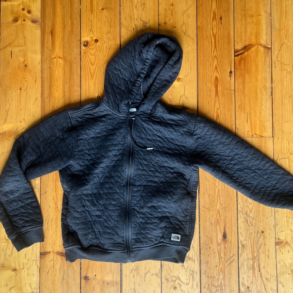The North Face women’s Longs Peak quilted hoodie